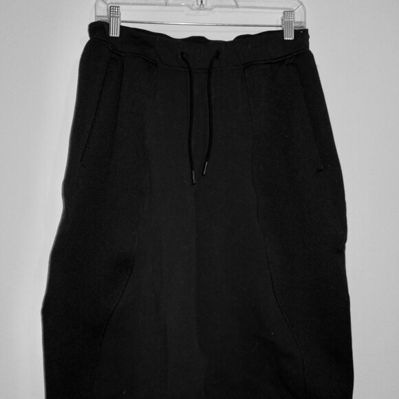 Lululemon Mixed Fabric Relaxed Fit Tapered High-Rise Pant - Picture 2 of 5